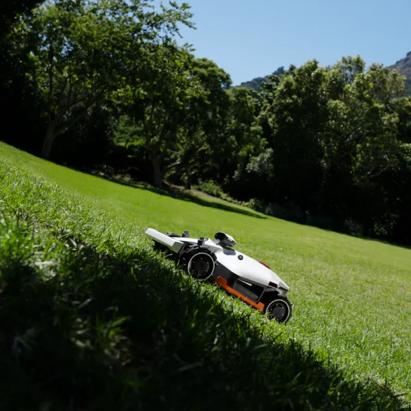 Mammotion luba 2 AWD 3000X robotmaaier - Afbeelding 2